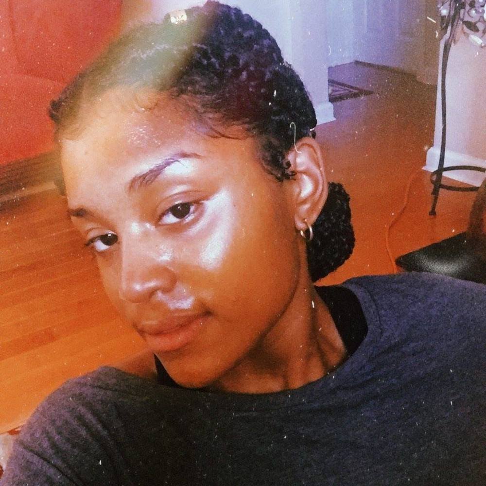 Meet your Posher, Alyssa